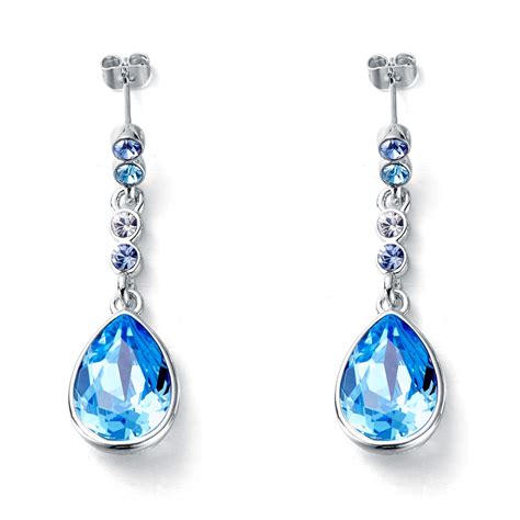 boucle d'oreille swarovski bleu.